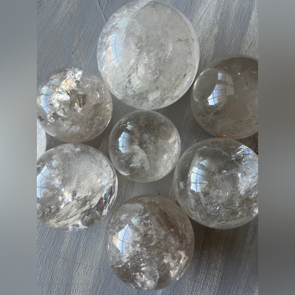Crystal quartz sphere - Picture 5 of 6